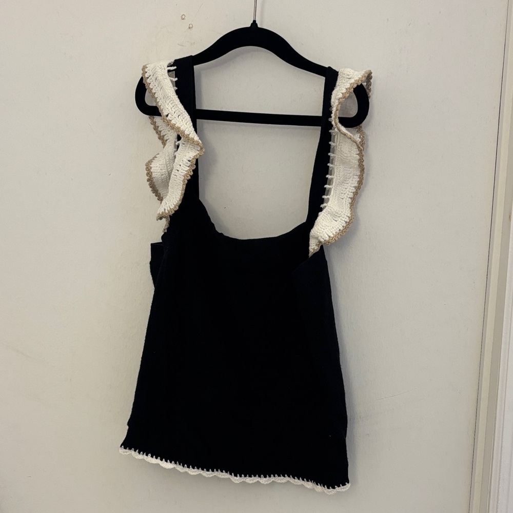 dh NEW YORK Black Tank Top with White Ruffle Trim
